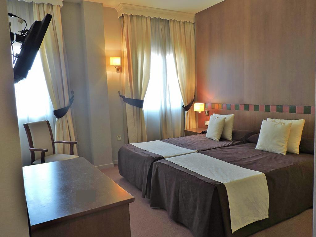 Hotel Las Yucas Атарфе Экстерьер фото
