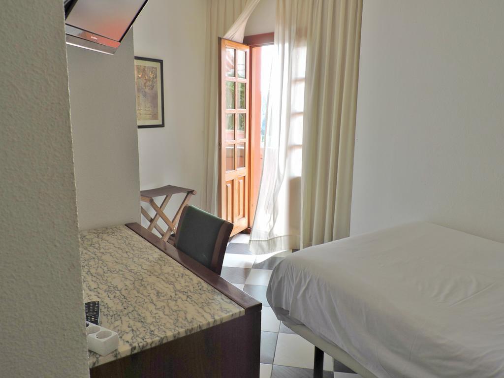 Hotel Las Yucas Атарфе Экстерьер фото